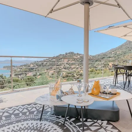 Rooftop In Lavandou, Panoramic View Ле-Лаванду