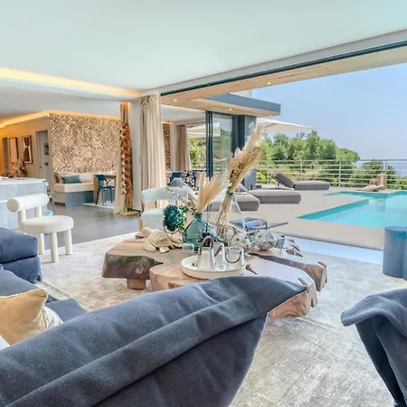 Rooftop In Lavandou, Panoramic View شقة